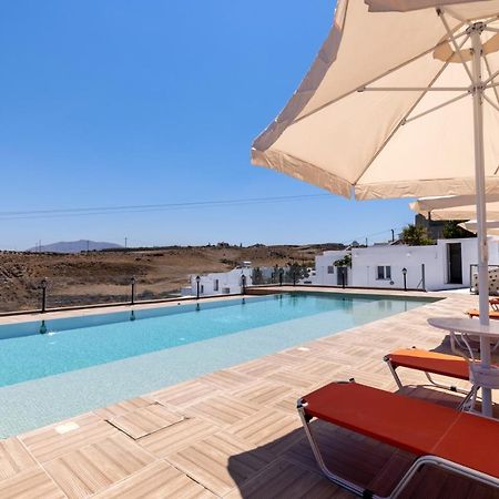 Villa Ostrich Fira  Exterior photo